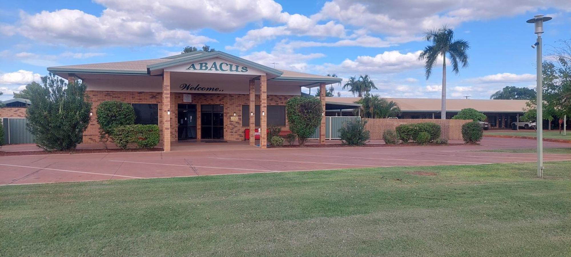 ماونت إيسا Abacus Motel المظهر الخارجي الصورة